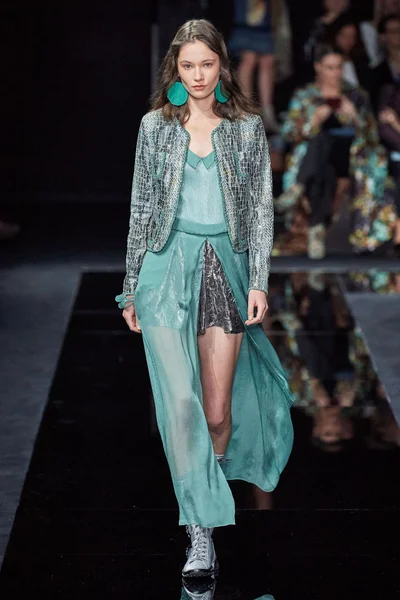 Look 34